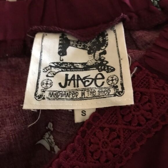 Adorable BoHo Paisley Top! small - Picture 5 of 5